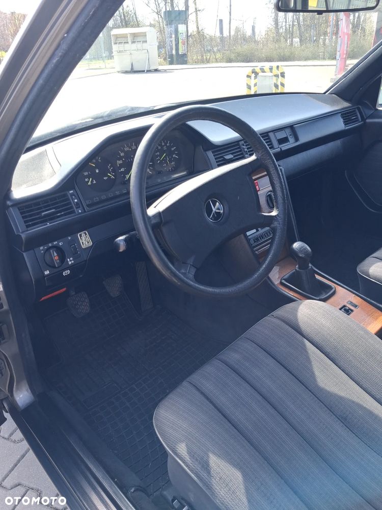 Mercedes-Benz W124 (1984-1993) - 7