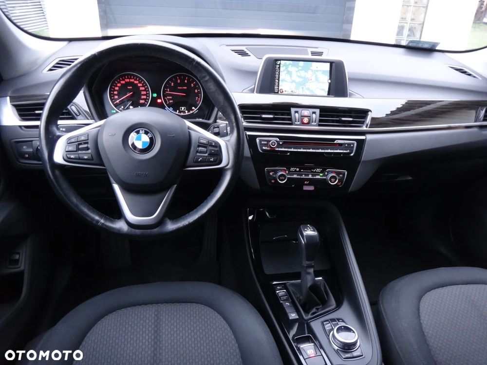 BMW X1 xDrive20i - 9