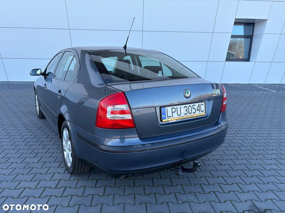 Skoda Octavia 1.6 Ambiente - 6