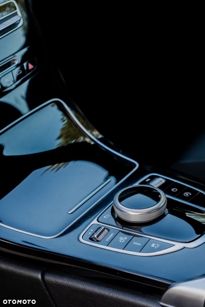 Mercedes-Benz Klasa C 450 AMG 4Matic 7G-TRONIC - 9