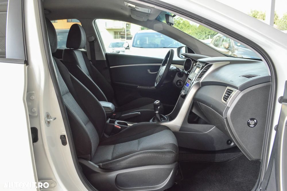Hyundai i30 1.4 CRDi DPF 5DR Comfort - 18