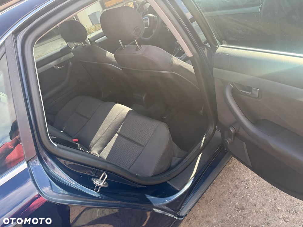 Audi A4 Limousine - 3