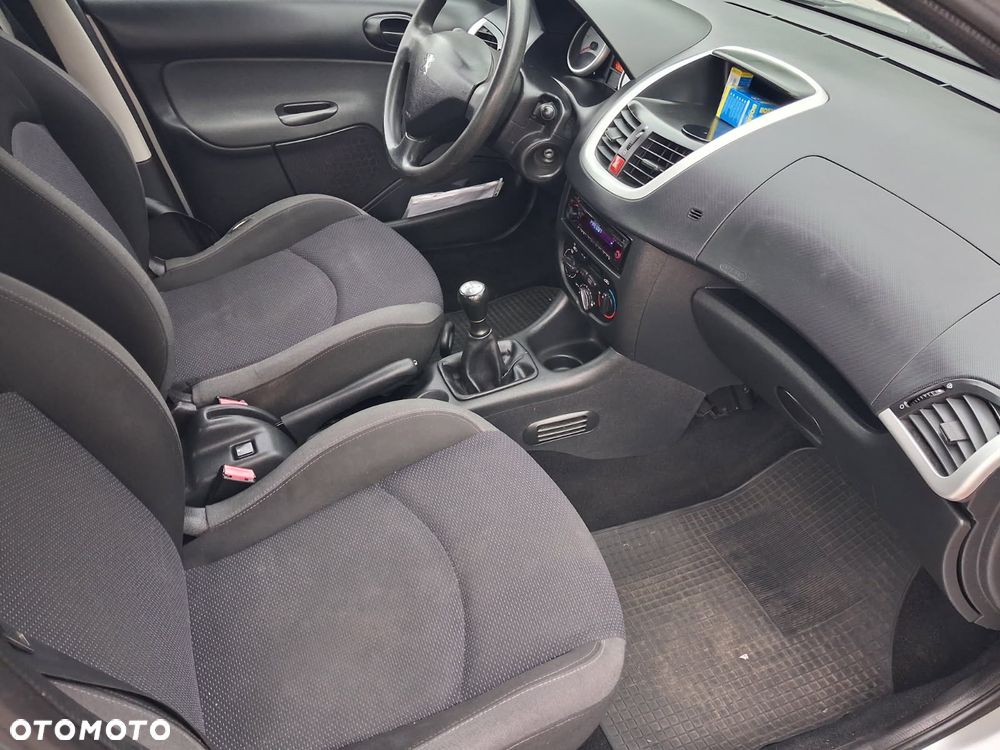 Peugeot 206 plus - 7