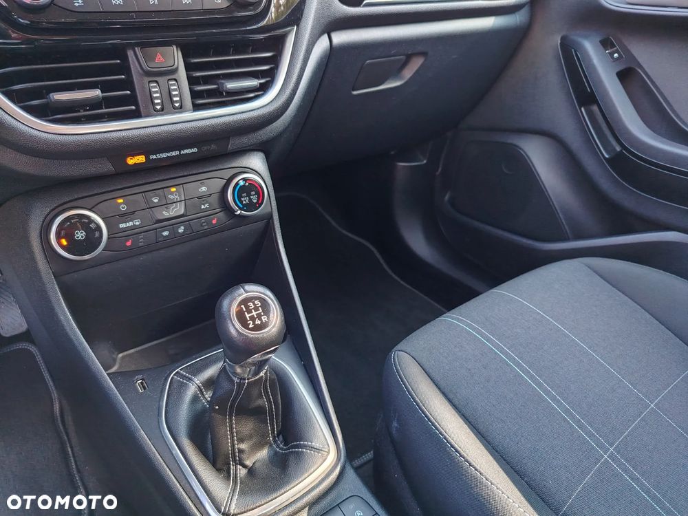 Ford Fiesta - 25