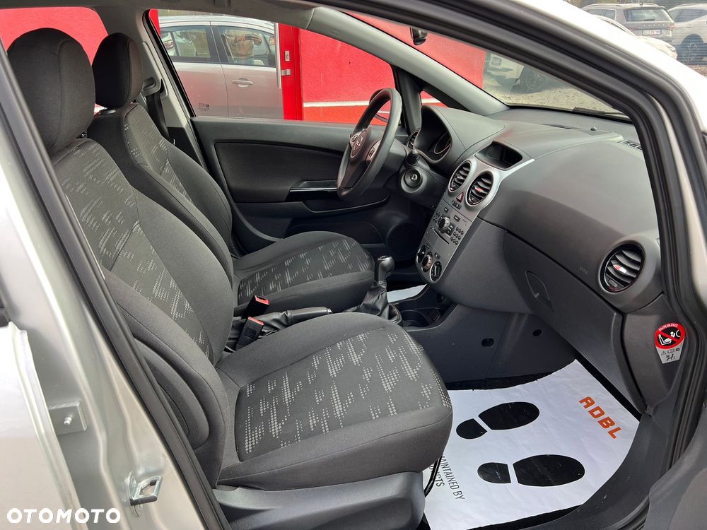 Opel Corsa 1.4 16V Selection - 17