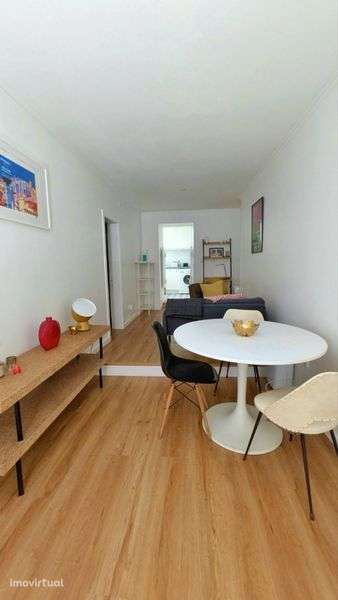 ARRENDA-SE T1 Mobilado com Pátio na Graça - Grande imagem: 5/12