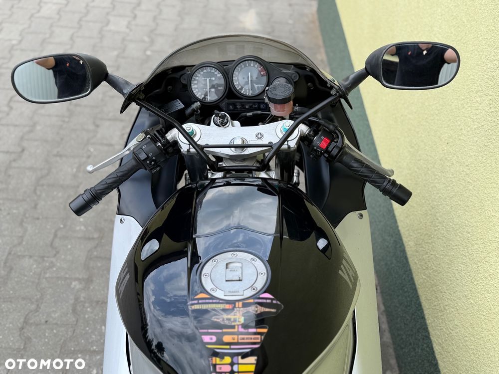 Yamaha Thunderace - 36