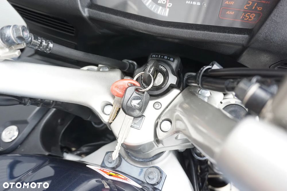 Honda ST - 9