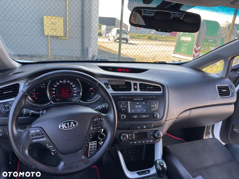Kia Ceed - 22