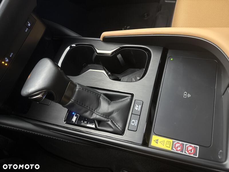 Lexus ES 300h Business Edition - 17