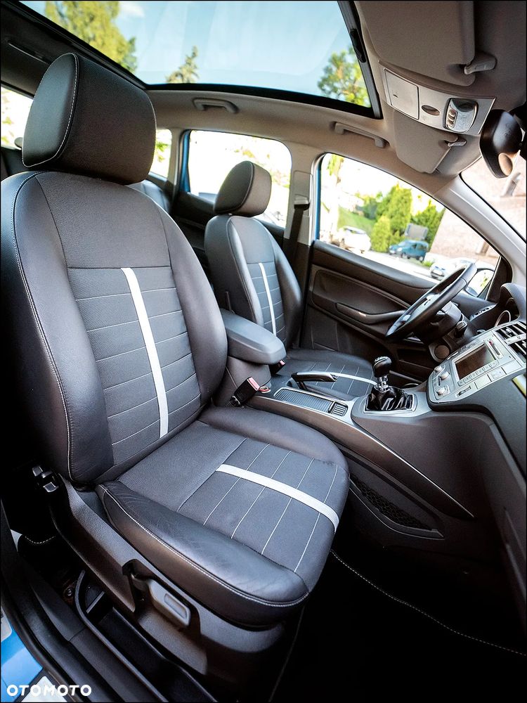 Ford Kuga - 36