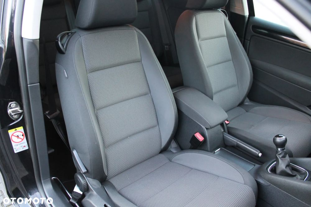Volkswagen Golf - 25