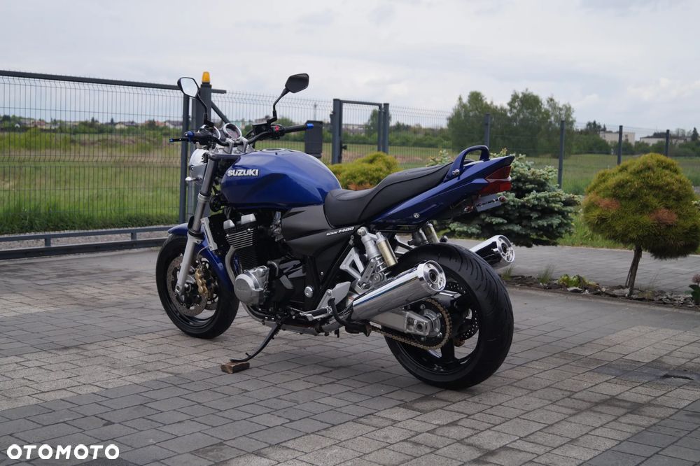 Suzuki GSX - 8