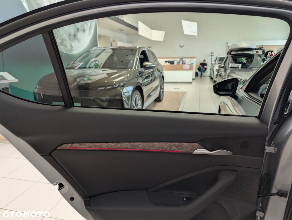 Skoda Superb 2.0 TDI SCR 4x4 L&K DSG - 29