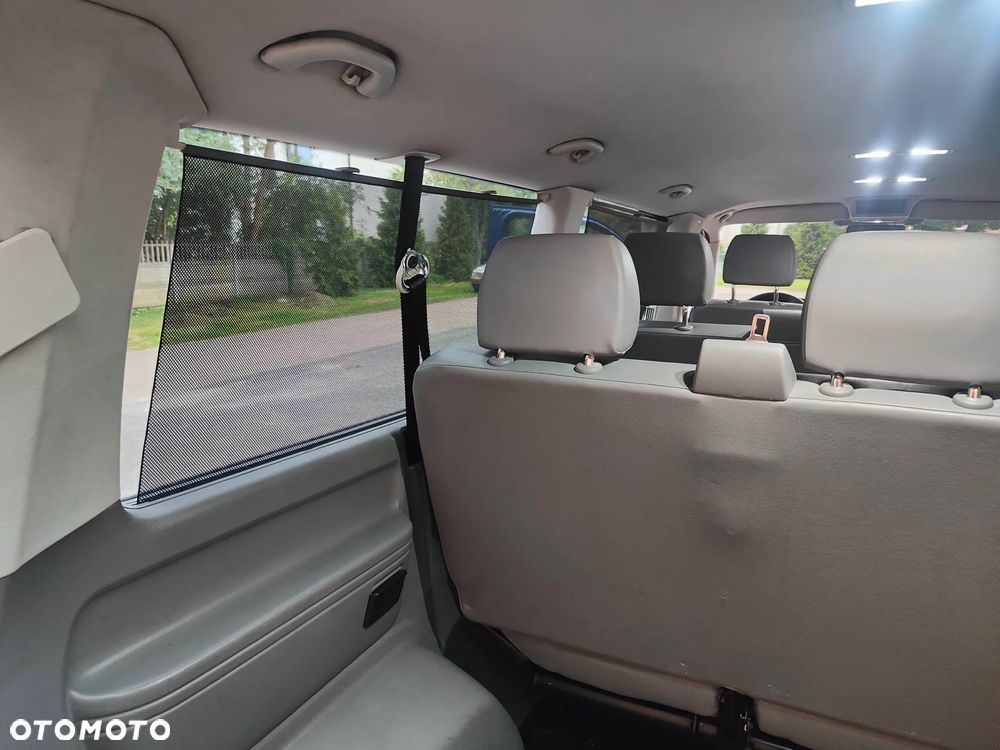 Volkswagen Caravelle - 20