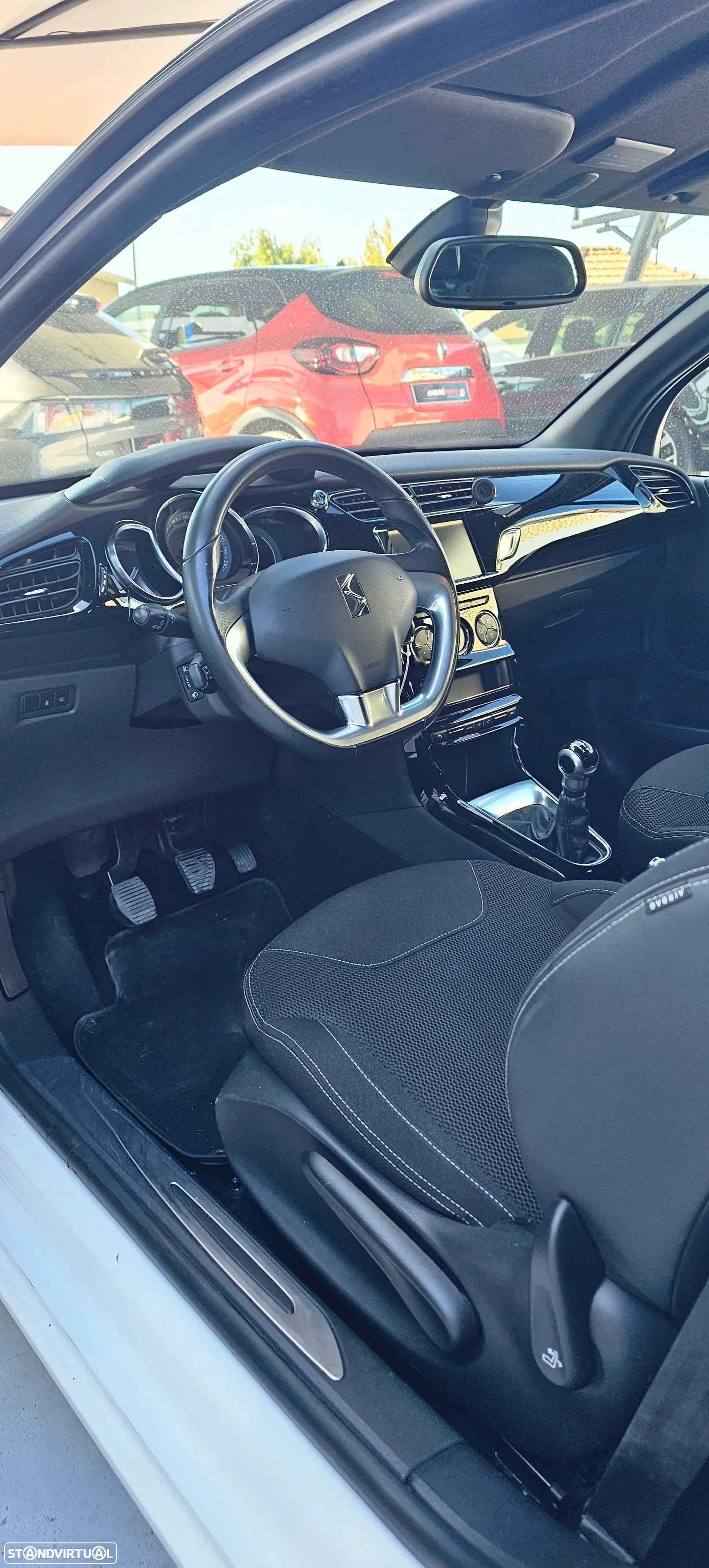 Citroën DS3 1.6 e-HDi So Chic - 6
