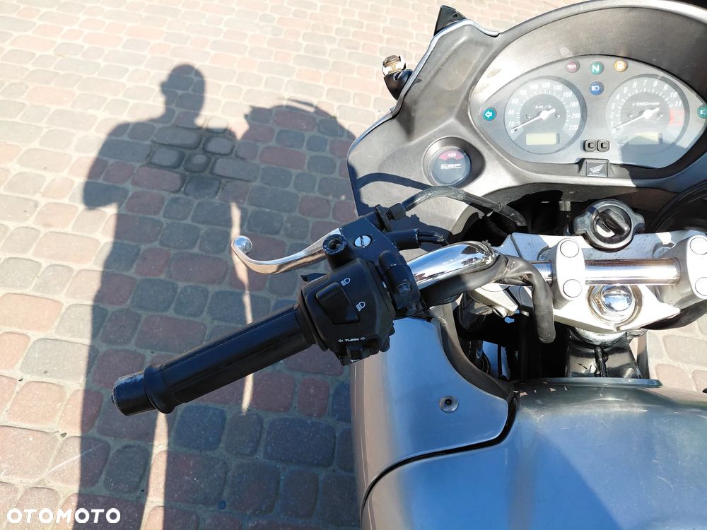 Honda CBF - 24