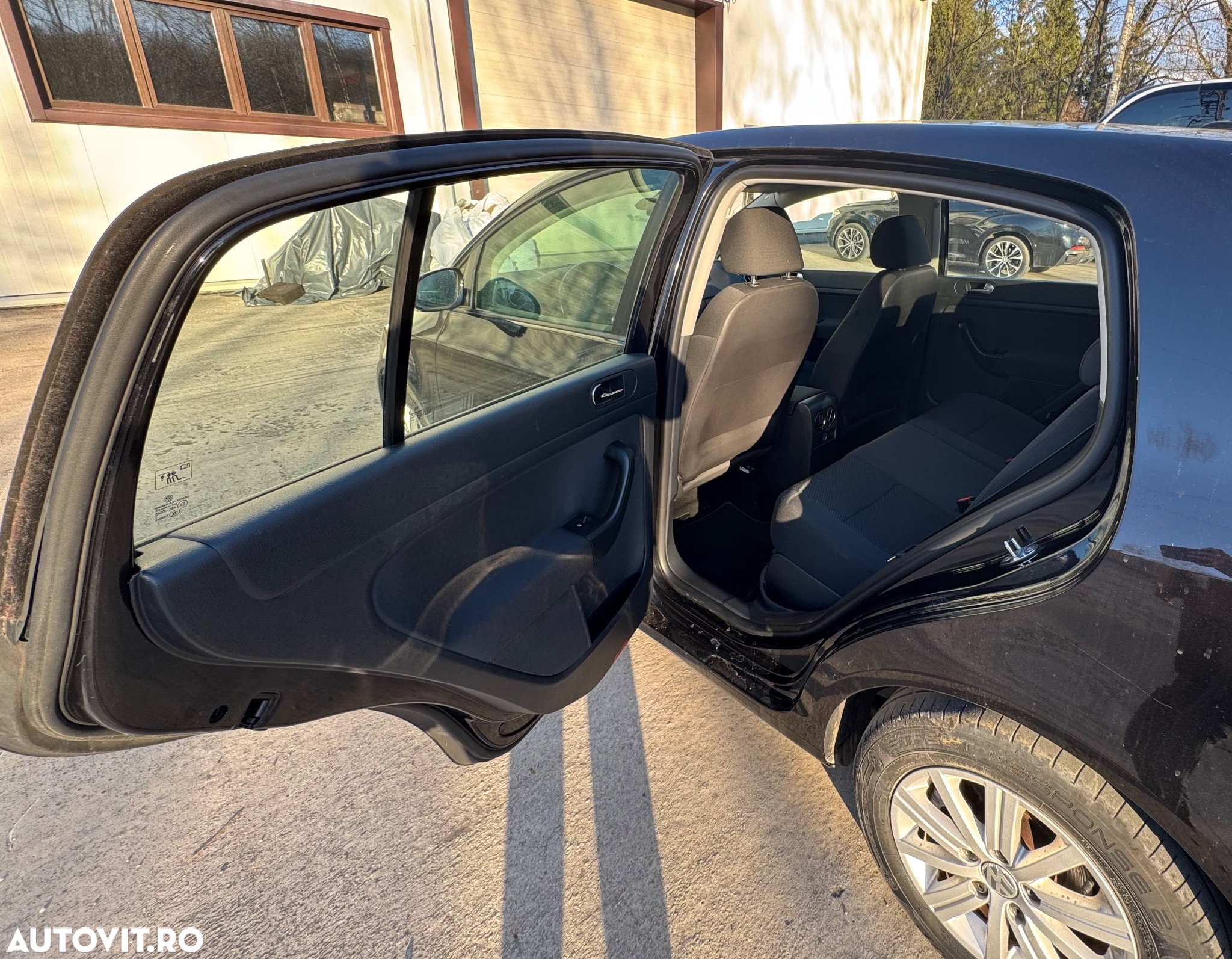 Volkswagen Golf Plus 1.6 TDI DPF Comfortline - 10