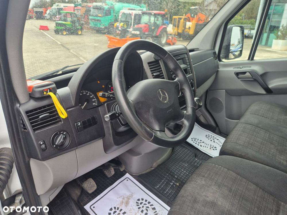 Mercedes-Benz Sprinter 316 CDi / KONTENER / WINDA  / TEMPOMAT / 3 MIEJSCA / 1 WŁ / SERWISOWANY - 22