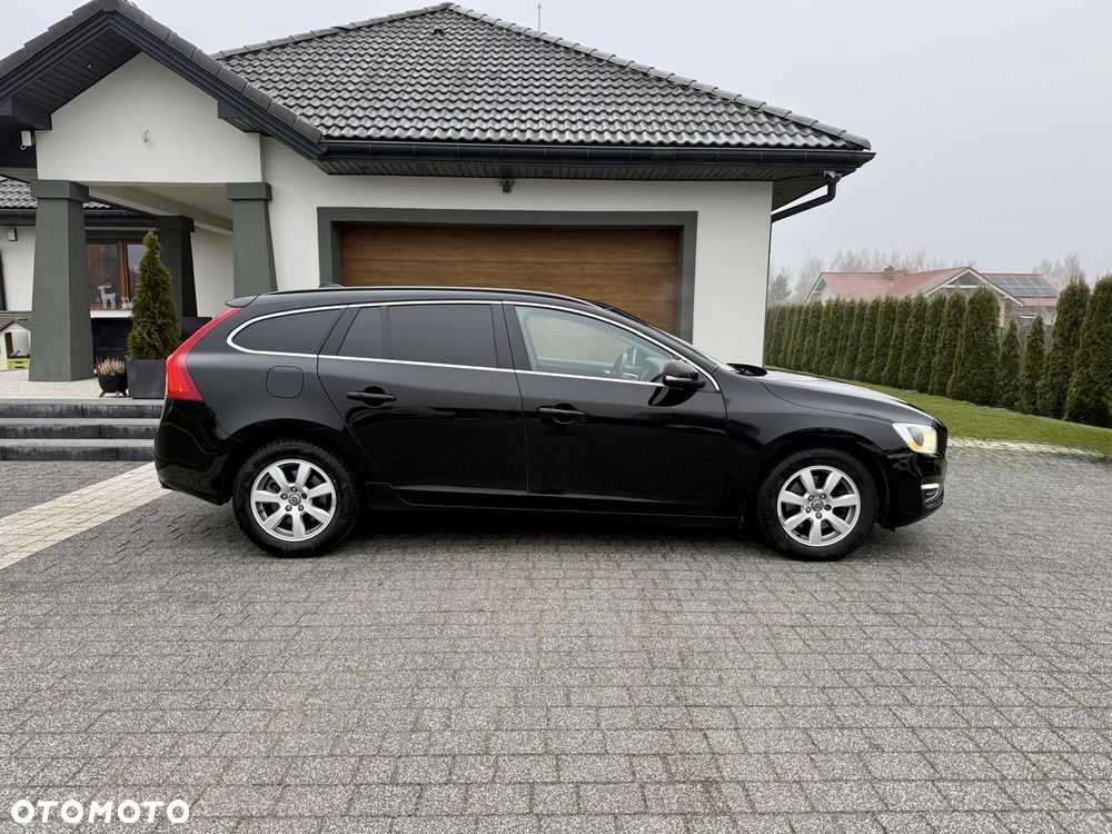 Volvo V60 D4 Momentum - 14