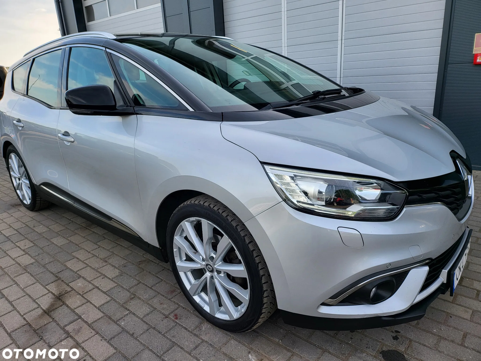Renault Grand Scenic dCi 110 EDC LIMITED - 8