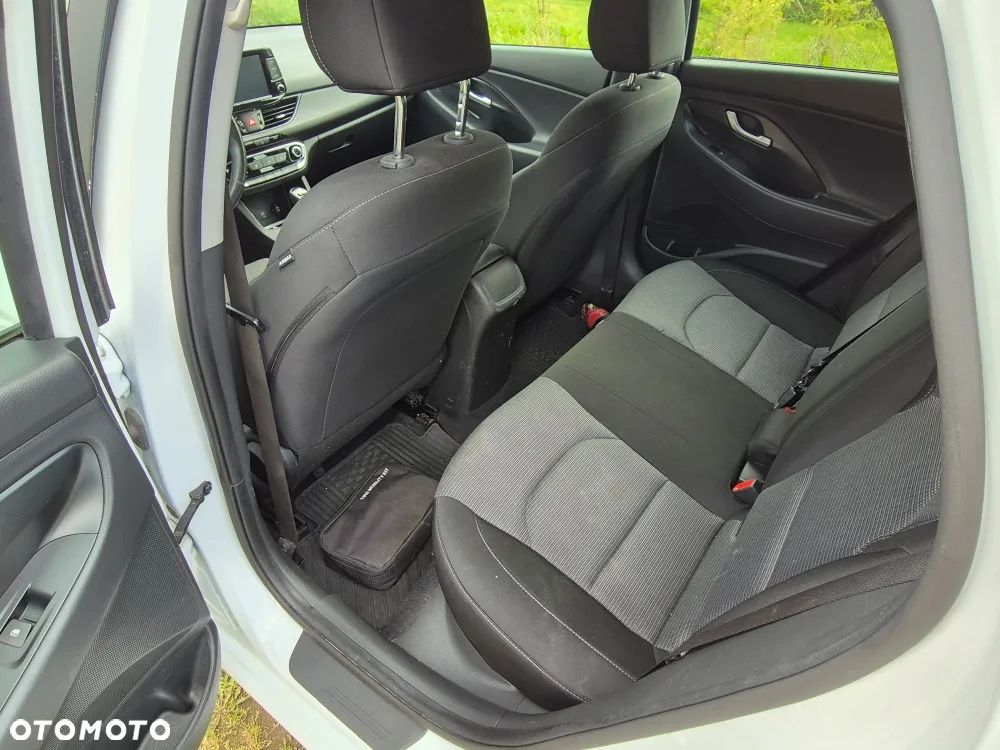 Hyundai i30 1.5 T-GDI 48V Modern - 8