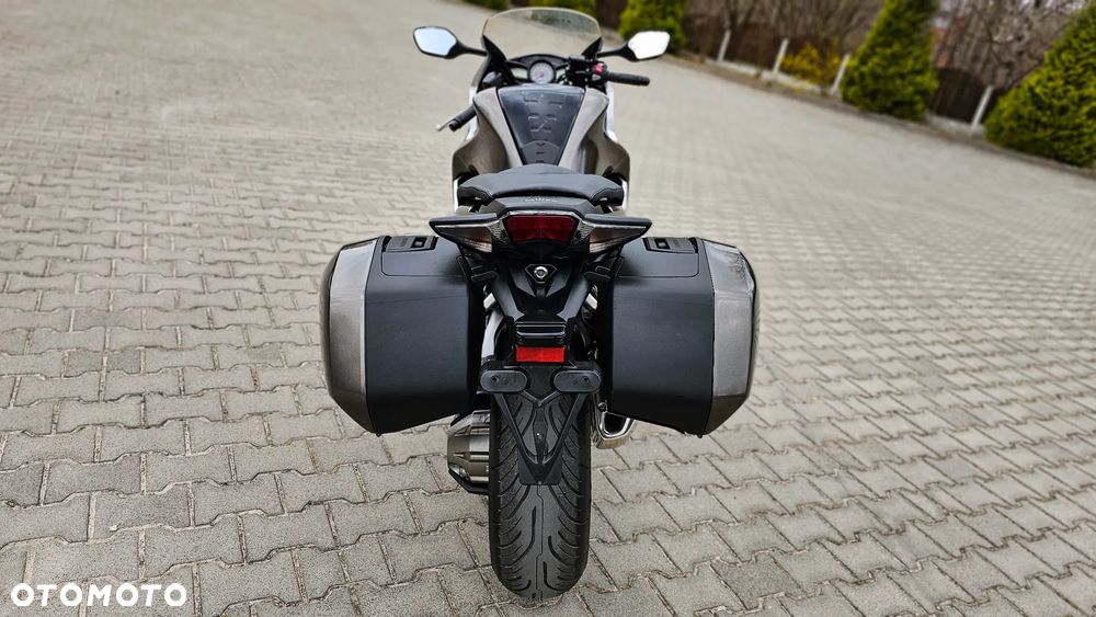 Honda VFR - 7