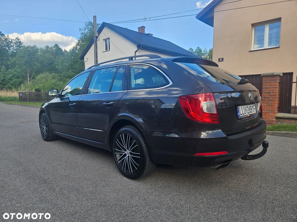 Skoda Superb 2.0 TDI DSG Elegance - 4