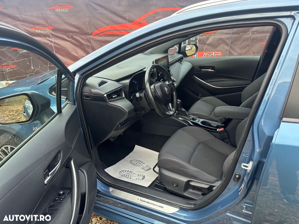 Toyota Corolla 2.0 Hybrid Team Deutschland - 15