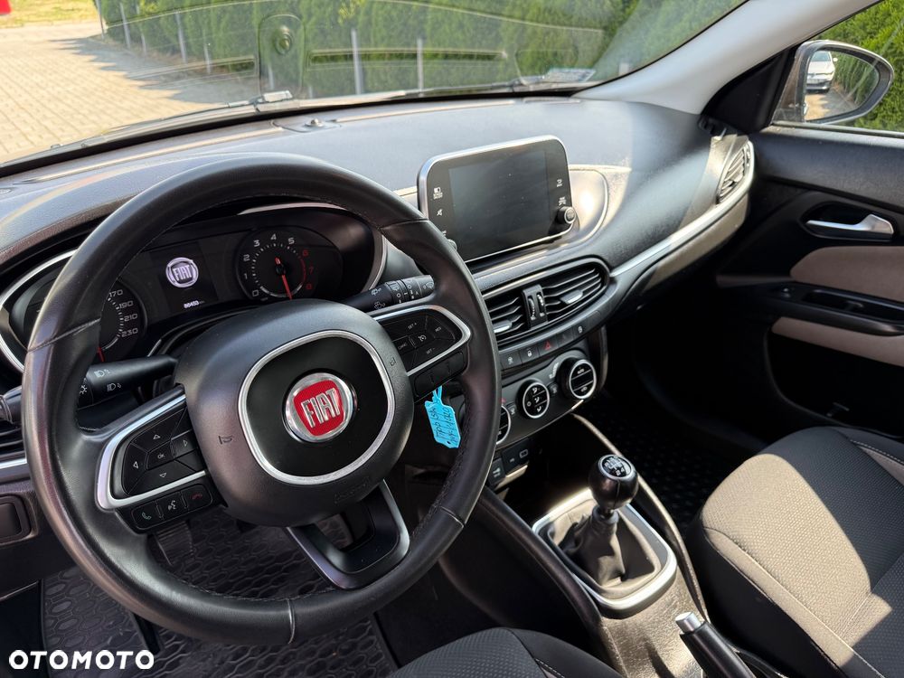 Fiat Tipo 1.4 T-Jet 16v Lounge EU6d - 16