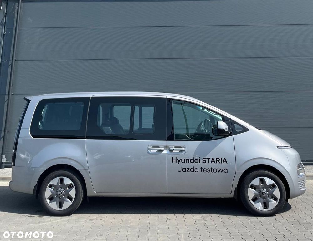 Hyundai Staria 1.6 T-GDI HEV Smart VIP - 8