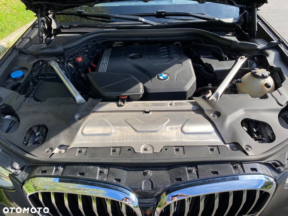 BMW X3 xDrive20i Luxury Line - 24