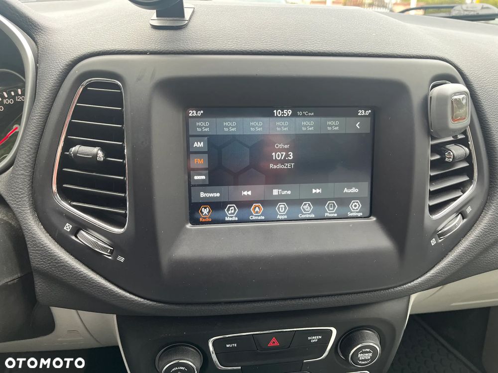 Jeep Compass - 34