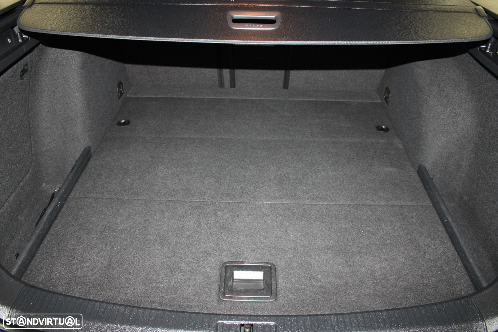 VW Golf Variant 1.6 TDi Confortline - 24