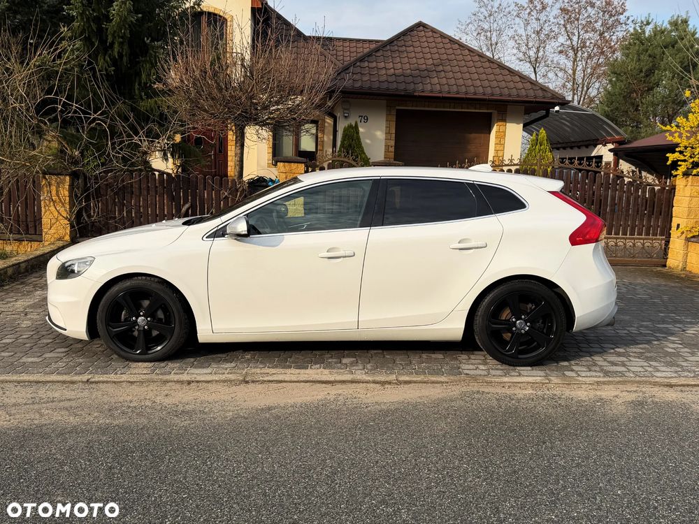 Volvo V40 D2 R Design - 13