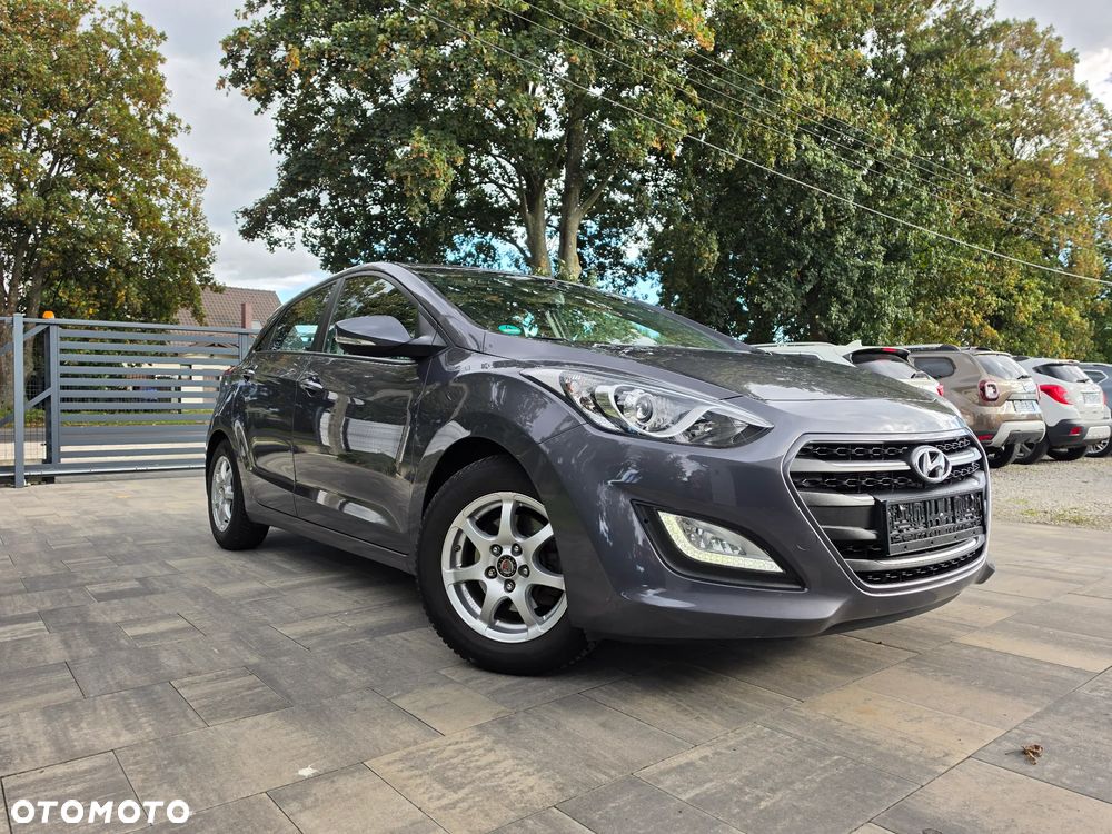 Hyundai i30 blue 1.4 Style - 2