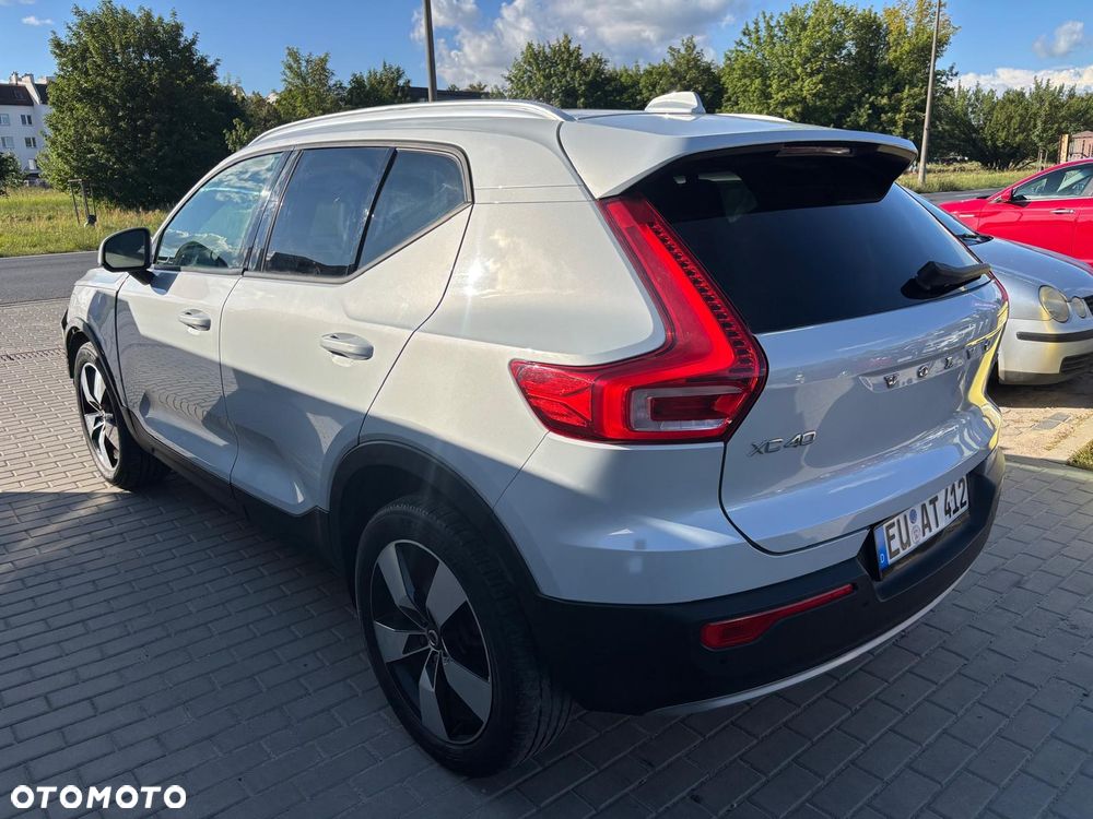 Volvo XC 40 T4 AWD Geartronic Momentum Pro - 6