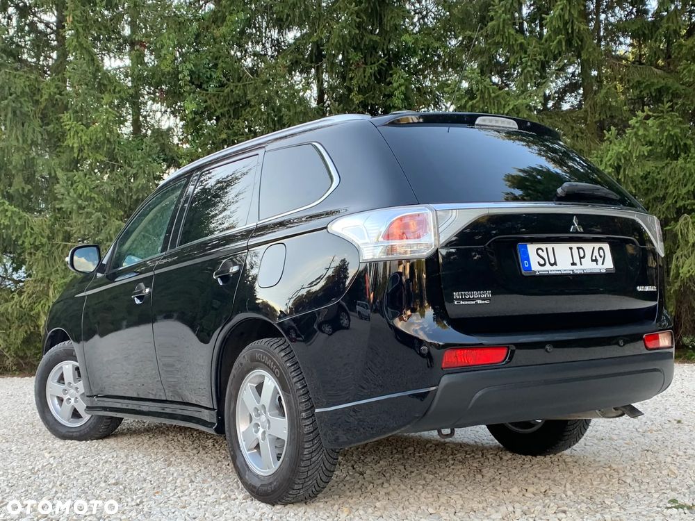 Mitsubishi Outlander - 12