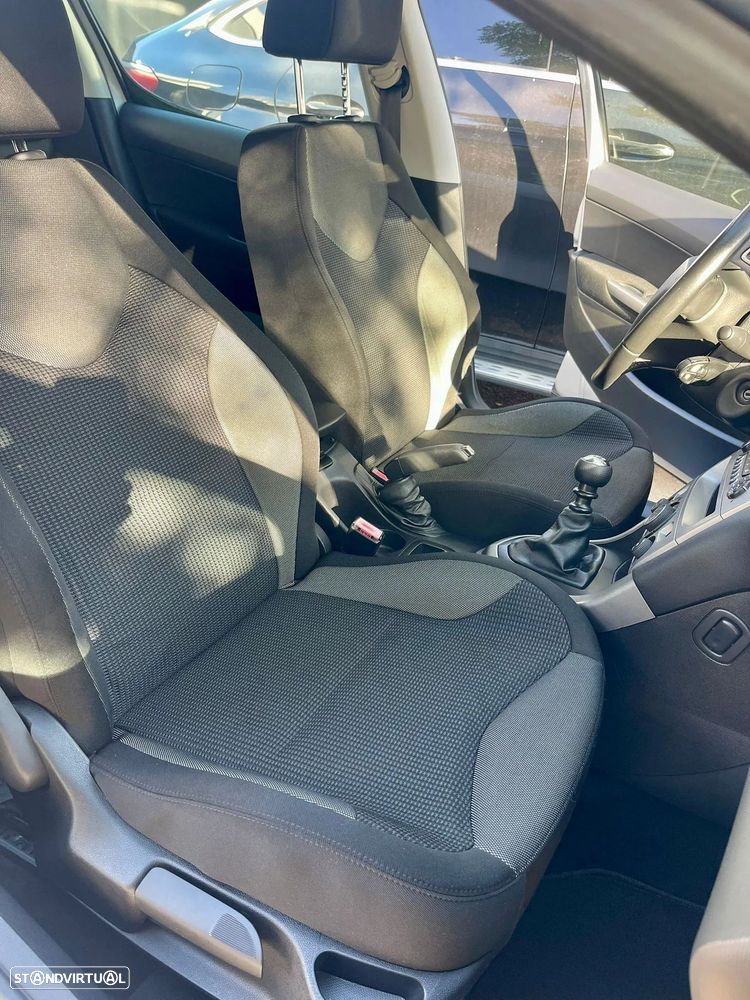 Peugeot 308 1.6 HDi Executive CVM6 - 11