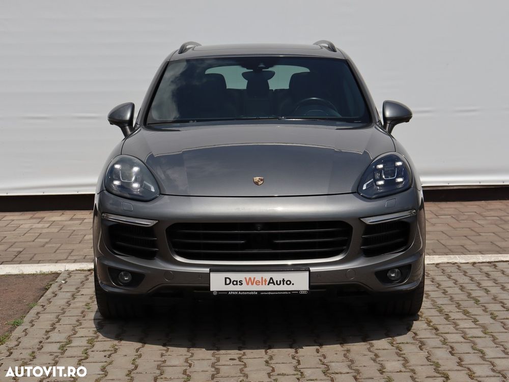 Porsche Cayenne 4.2 L S - 2