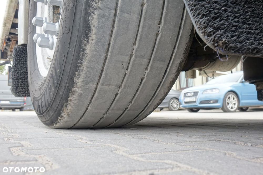 Stas RUCHOMA PODŁOGA / 82m3 / OSIE MERCEDES / ALUMINIOWE FELGI - 17