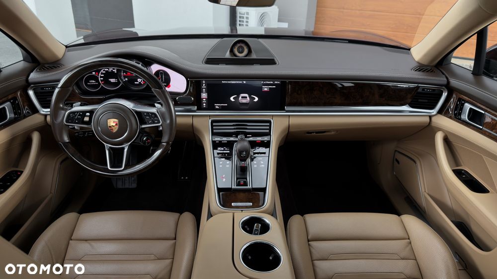 Porsche Panamera 4S - 28