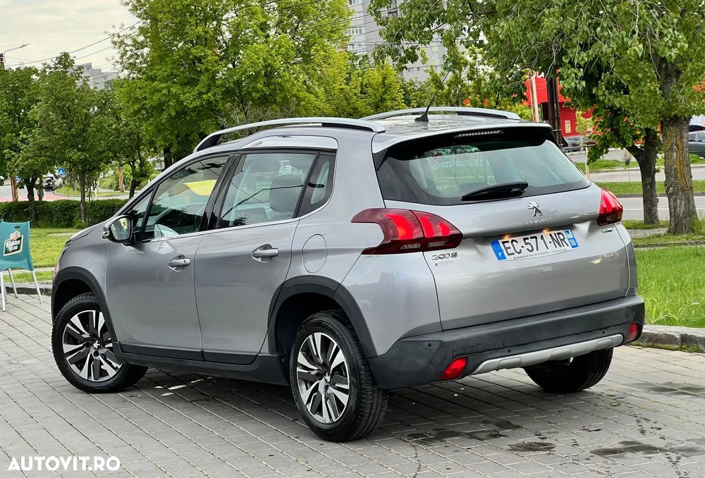 Peugeot 2008 1.2 L PureTech Turbo S&S Allure - 3