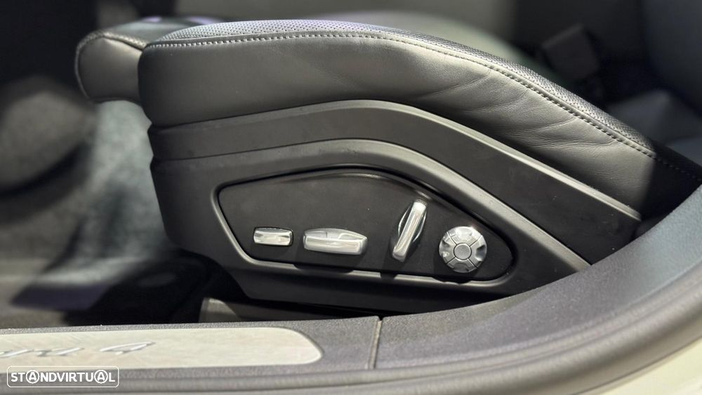 Porsche Panamera Sport Turismo 4 E-Hybrid - 10
