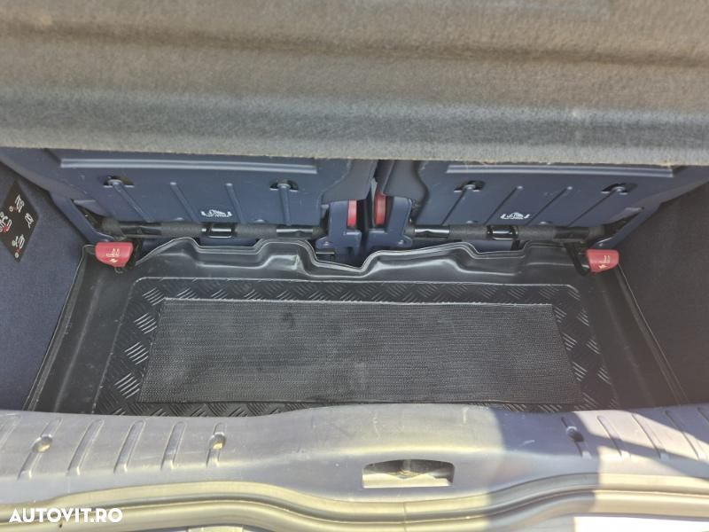 Peugeot 1007 1.6 E 2 Tronic Sporty - 12