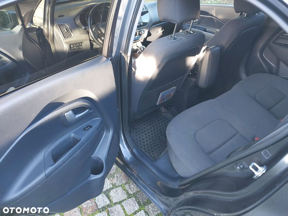 Kia Rio 1.4 Business Line - 15