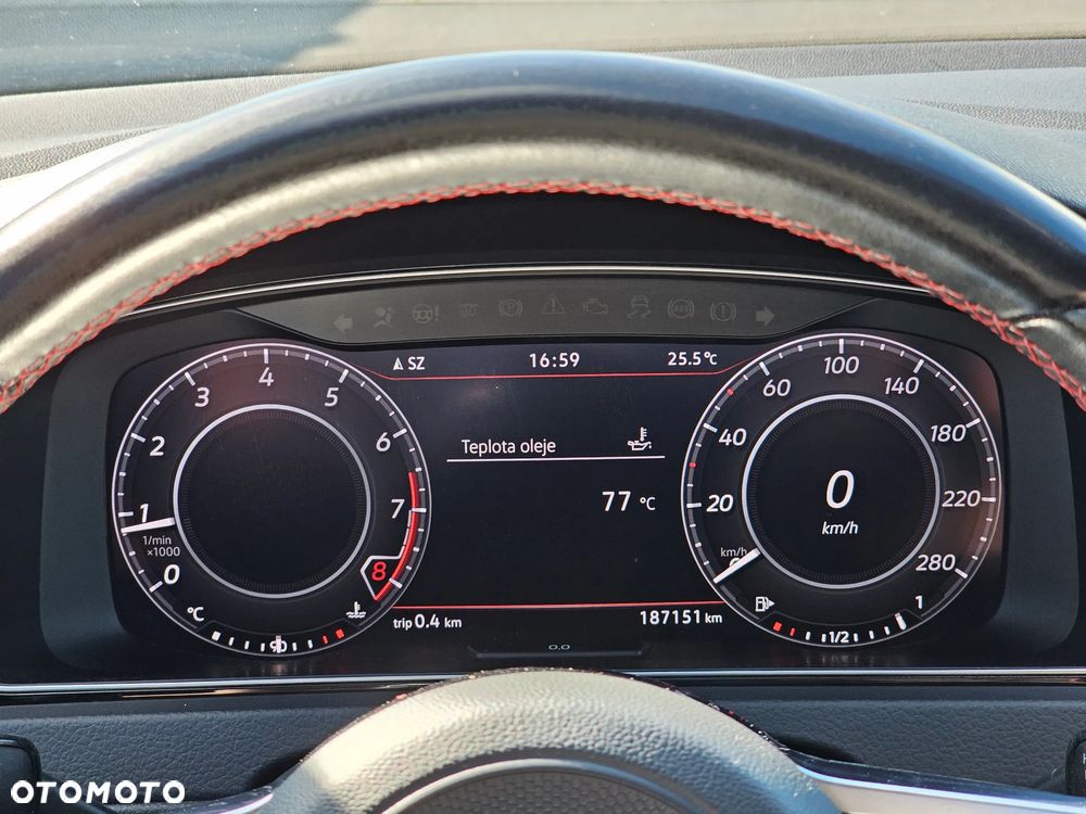 Volkswagen Golf - 9