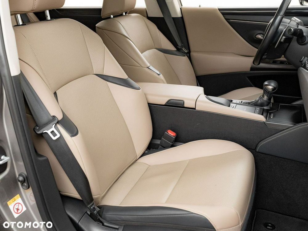 Lexus ES - 37