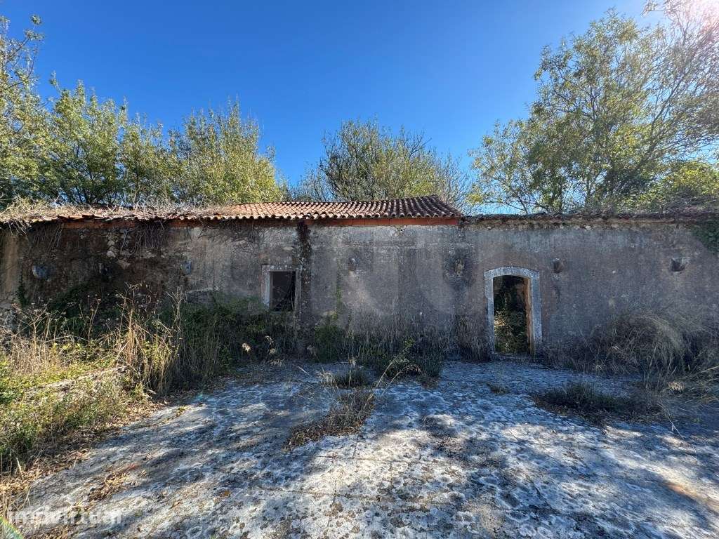 Projeto Aprovado + Terreno Amplo: Ruínas Históricas com Potencial I... - Grande imagem: 4/22