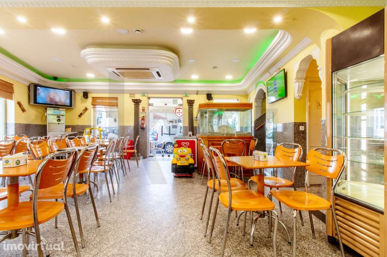 Edifício Comercial com 3 Pisos no Centro de Fanhões – Loures - Grande imagem: 4/59